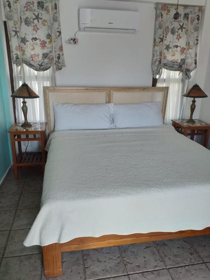 Hotel Y Restaurante Cesar Mariscos Tela Ngoại thất bức ảnh