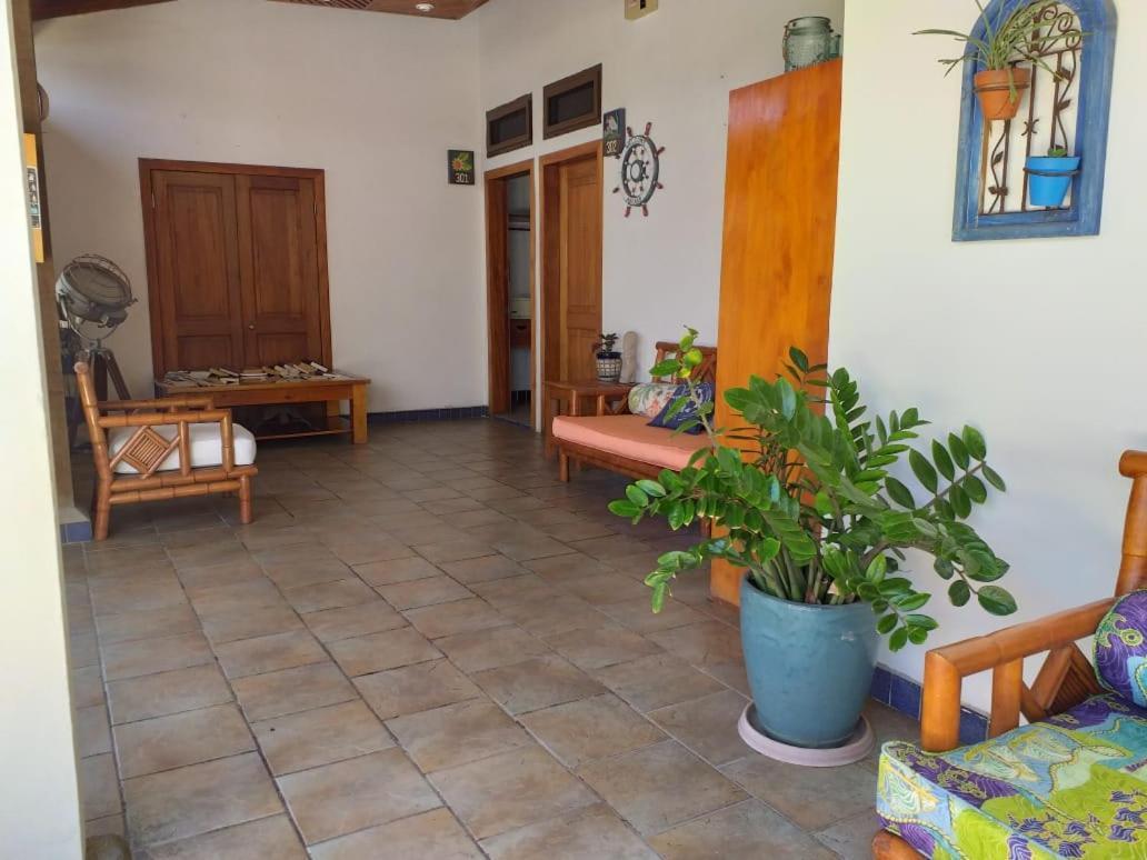 Hotel Y Restaurante Cesar Mariscos Tela Ngoại thất bức ảnh