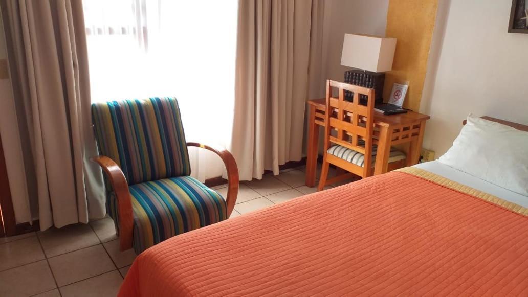 Hotel Y Restaurante Cesar Mariscos Tela Ngoại thất bức ảnh