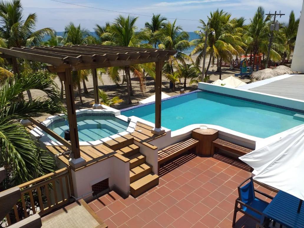 Hotel Y Restaurante Cesar Mariscos Tela Ngoại thất bức ảnh