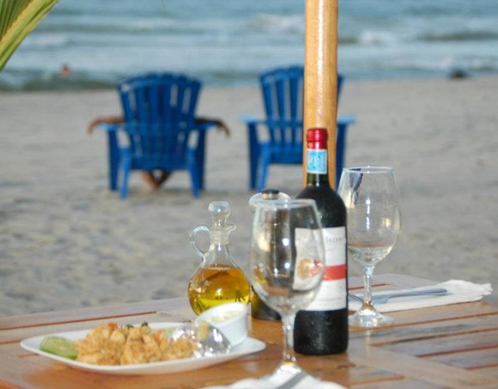 Hotel Y Restaurante Cesar Mariscos Tela Ngoại thất bức ảnh